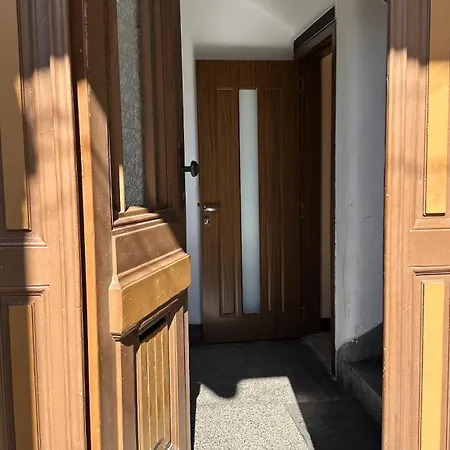 Floor Two Bedroom In アパート ブルガス